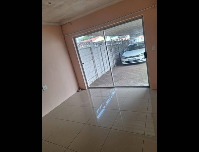 2 BEDROOM PROPERTY TO RENT IN MEREBANK